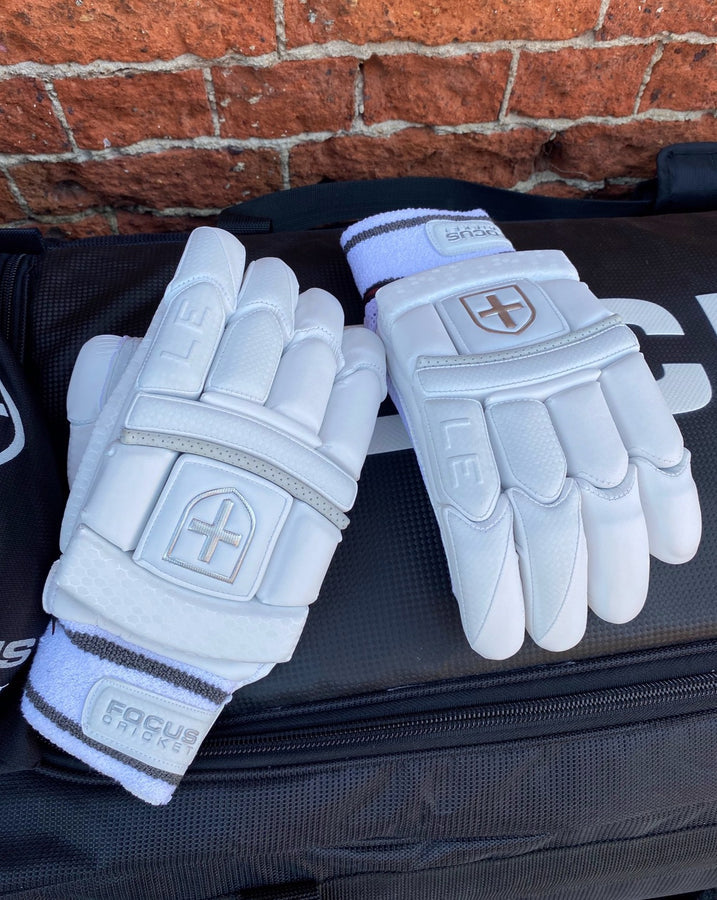 Focus best sale cricket gloves